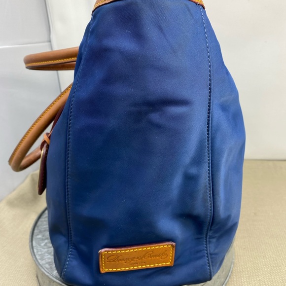 DOONEY & BOURKE NAVY NYLON BUCKLE CLOSURE SATCHEL/TOTE - Picture 3 of 16